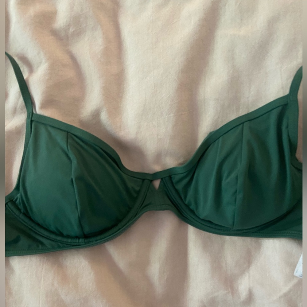 NWT BCBGeneration Green Underwire Bikini Top